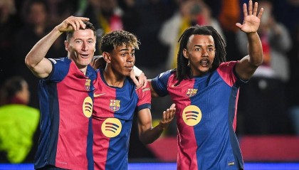 巴萨4-0大胜多特蒙德！欧冠36球创纪录，3人爆发+4强稳固