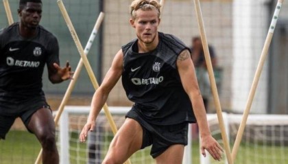 阿莫林又要买旧部：4000万报价昔日中场，曼联转换推进就靠他