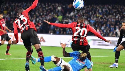 意甲对决：那不勒斯主场迎战卡利亚里，榜首之争与保级大战的碰撞