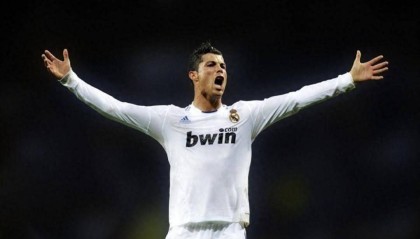 莱万欧冠淘汰赛34球，并列第三，C罗断崖式第一，那梅西表现如何？