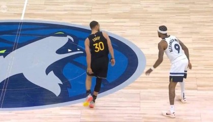 勇士重创！库里左腿筋拉伤 本场比赛不会回归