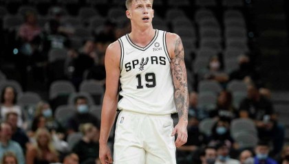 与老东家完成续约！昔日马刺水货首轮秀将继续留在西甲联赛？