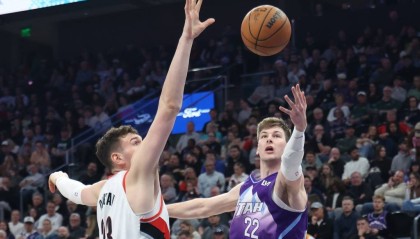 小西蒙斯28+6菲利20+11 格兰特20分开拓者险胜爵士